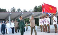 Une délégation de l'armée vietnamienne en visite à Cuba