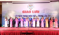 Des jeunes Chinois à Quang Ninh