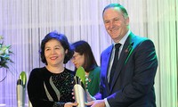 Remise des prix Nouvelle Zélande-ASEAN à 4 vietnamiens