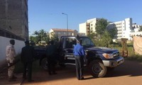 Prise d’otages au Mali : au moins 3 otages tués, de nombreux autres libérés