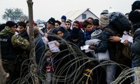 Grèce: 4.000 migrants autorisés à traverser la frontière avec la Macédoine