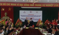 Les Etats-Unis apportent des aides humanitaires au Vietnam 