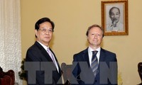 Nguyen Tan Dung reçoit Bruno Angelet