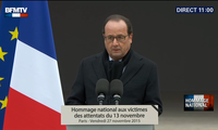 Attentats du 13 novembre: François Hollande rend hommage aux victimes