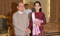 Myanmar : Aung San Suu Kyi rencontre le président