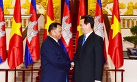 Le président du Sénat cambodgien reçu par Nguyen Tan Dung