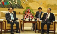 Visite en Chine : Nguyen Sinh Hung rencontre Yu Zhengsheng.