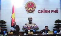 Nguyên Tân Dung: poursuivre 3 percées stratégiques économiques en 2016