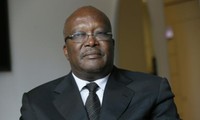 Burkina : Kaboré prête serment et marque la fin de la transition