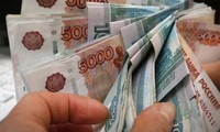 Russie: le rouble poursuit sa chute