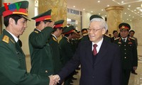 Nguyen Phu Trong travaille avec le commandement de la capitale
