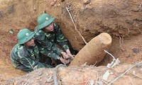 Exposé sur les bombes et des mines laissées par la guerre au Vietnam 