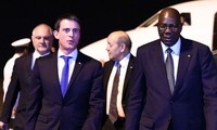 Manuel Valls en visite au Mali et au Burkina Faso