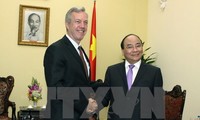 Nguyen Xuan Phuc reçoit les ambassadeurs américain et australien