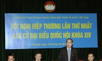 Le Front de la Patrie du Vietnam supervise les élections