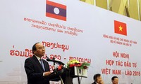 Ouverture de la conférence sur la coopération dans l’investissement Vietnam-Laos