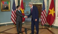 Entretien entre Pham Binh Minh et John Kerry