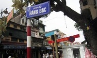 Hang Bac, une rue de métier originale  