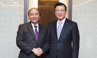 Nguyen Xuan Phuc reçoit le président de Kumho Asiana