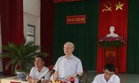 Nguyen Phu Trong travaille avec les autorités de Khanh Hoa 