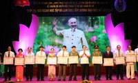 Etudier et suivre l’exemple moral du président Ho Chi Minh : Hanoi fait son bilan