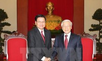 Nguyen Phu Trong reçoit le Premier ministre laotien