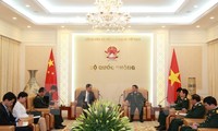 Ngo Xuan Lich rencontre les ambassadeurs 