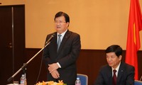 Trinh Dinh Dung se rend à l’ambassade du Vietnam au Japon