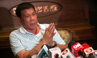 Philippines : le président nomme son cabinet