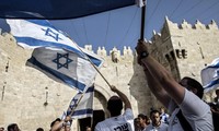 Des milliers de personnes célèbrent la conquête par Israël de Jérusalem-Est