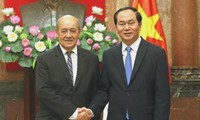 Tran Dai Quang reçoit les ministres français et indien de la Défense