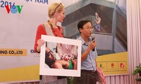 Remise des prix du concours de photo « Les pères vietnamiens »