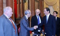 Tran Dai Quang rencontre des lauréats de Nobel