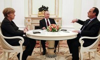 Ukraine: Hollande, Poutine et Merkel ont discuté de la crise 
