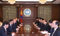 Nguyen Xuan Phuc rencontre le président du Parlement mongol