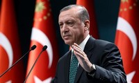 Erdogan: Le coup d'État "n'est peut-être pas fini" en Turquie