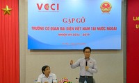 Rencontre avec les représentants du Vietnam à l’étranger