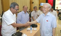 Le SG du PCV Nguyên Phu Trong à la rencontre de l’électorat de Hanoï