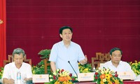Vuong Dinh Huê inspecte le développement socio-économique de Thua Thiên-Hué