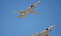 Des bombardiers russes détruisent des armes et abattent des djihadistes en Syrie