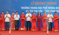 Le président Tran Dai Quang assiste à l’inauguration de deux écoles à Ninh Binh