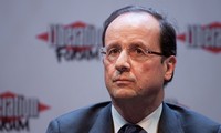 François Hollande entame sa visite au Vietnam
