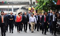 Des Français d’origine vietnamienne dans la suite de François Hollande  