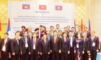 Intensifier la coopération dans la défense entre Vietnam, Laos et Cambodge