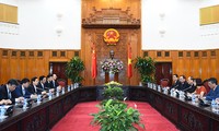 Nguyen Xuan Phuc reçoit un ministre chinois et un commandant indonésien