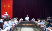 Nguyen Xuan Phuc rencontre les responsables de la province de Dien Bien