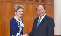 Nguyen Xuan Phuc reçoit la Secrétaire d’Etat suisse