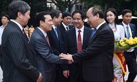 Le PM invite l’université nationale de Hanoï à aller de l’avant dans le start-up