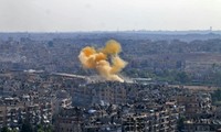Alep: l'arrêt des frappes aériennes se poursuivra, selon les Russes