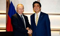 Îles Kouriles: dialogue franc entre Shinzo Abe et Vladimir Poutine